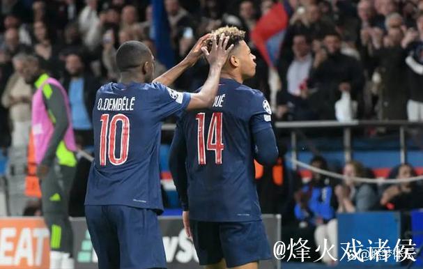 欧冠-大马丁神勇扑救杜埃惊艳世界波 巴黎3-1击败维拉 欧冠-大马丁神勇扑救杜埃惊艳世界波 巴黎3-1击败维拉