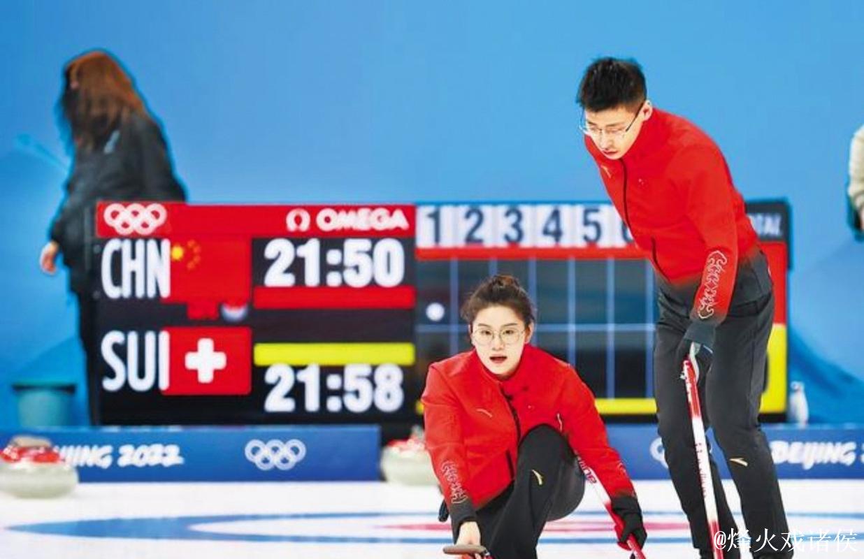 冬奥会冰壶落选赛:中国混双组合7-5险胜 三连胜领跑 冬奥会冰壶落选赛:中国混双组合7-5险胜 三连胜领跑