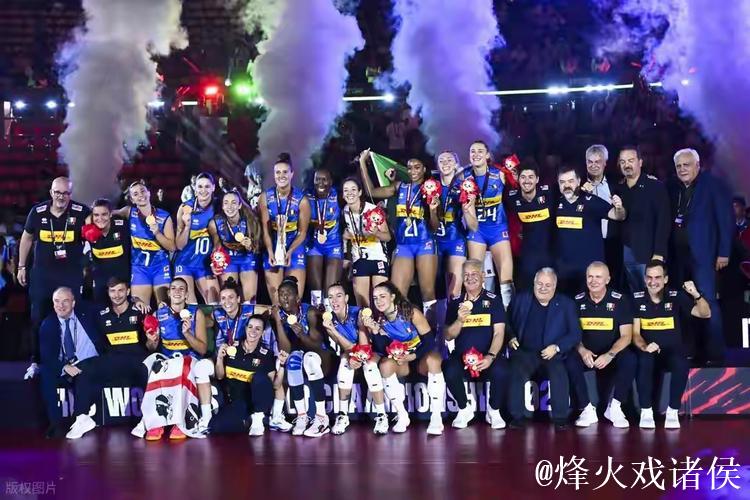 意大利女排3:2险胜土耳其 荣膺世锦赛冠军 意大利女排3:2险胜土耳其 荣膺世锦赛冠军